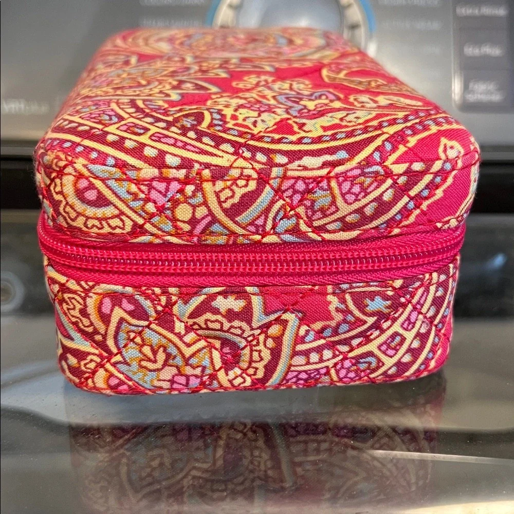 Elegant Pink Paisley Jewelry Organizer with Zip
